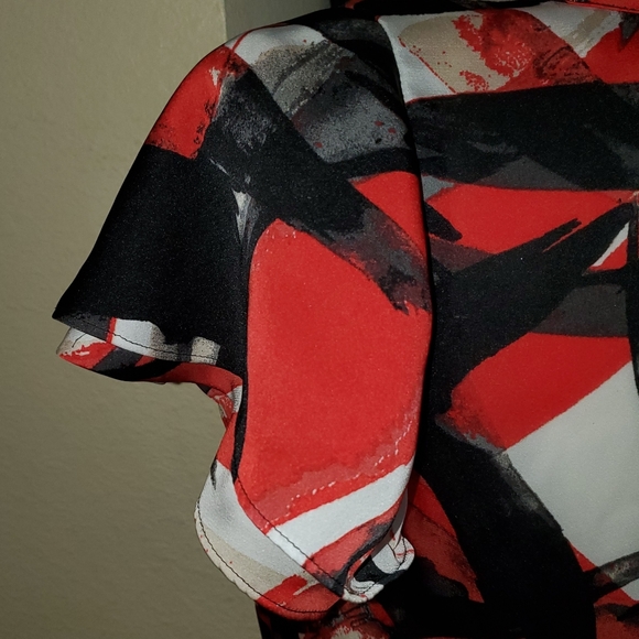 Michael Kors Top Flattering fit ruffle sleeve - Picture 3 of 4